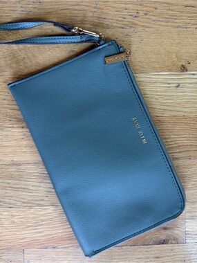 Anne Klein Large Green Pebbled Faux Leather Envelope Zip Wristlet Gold Hardware